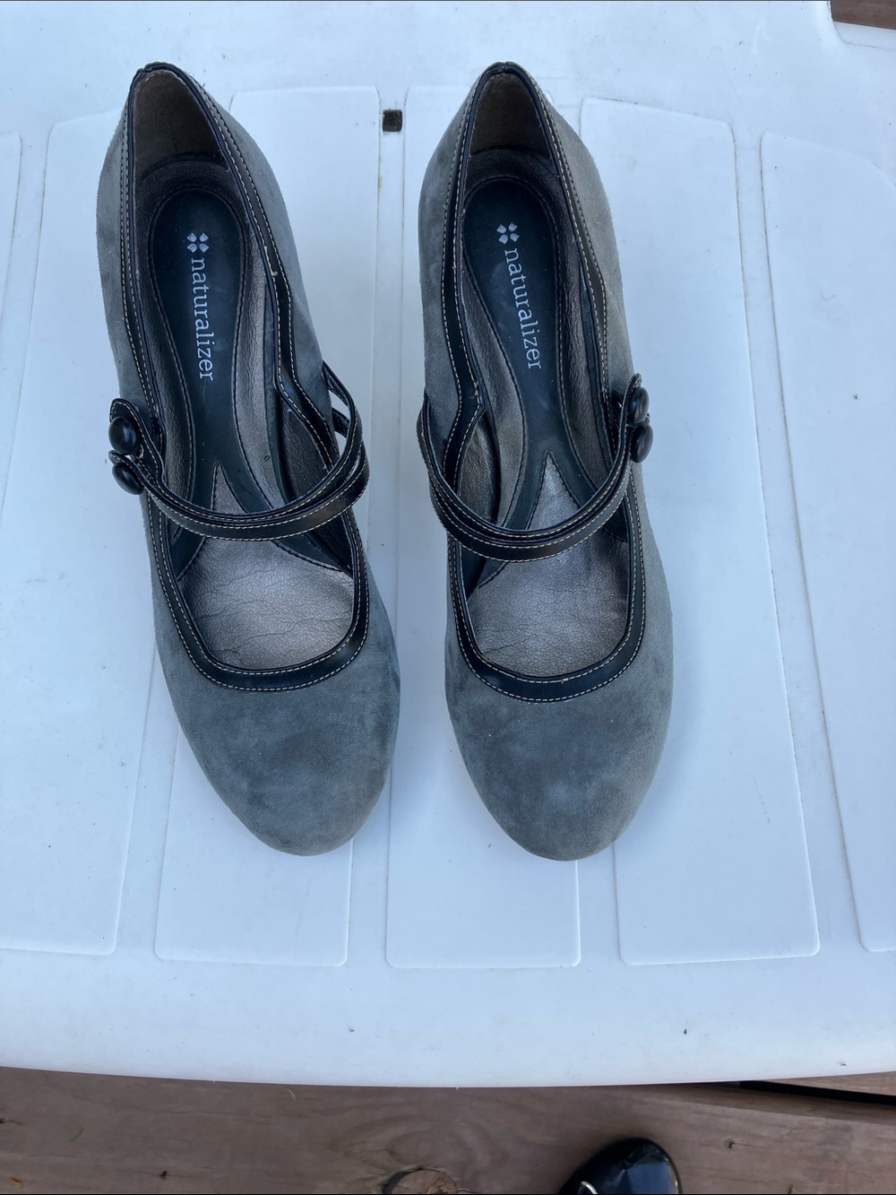 Naturalizer Women’s Daybreak Mary Jean Sz 6 1/2 Grey Black Suede Mid heel pump.